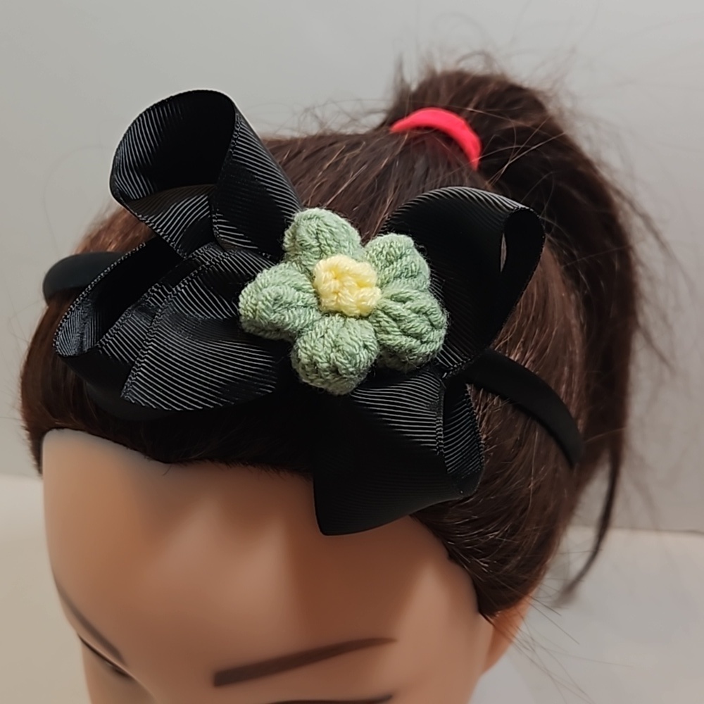Hand Crafted Black Bow Hairband Hand Knit Crochet Green Puffy Flower Feminine - Picture 4 of 17